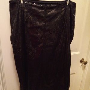 NEW.   SKIRT BLACK SEQUIN BY INTEMPO FOR THAT SPECIAL OCCASION.  SIZE LARGEk